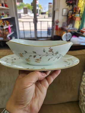 Noritake White and Gold Porcelain Gravy Boat with Underplate